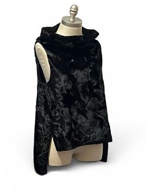 XD Xenia Design Black Faux Fur Sweater Pullover Size 34 US 6